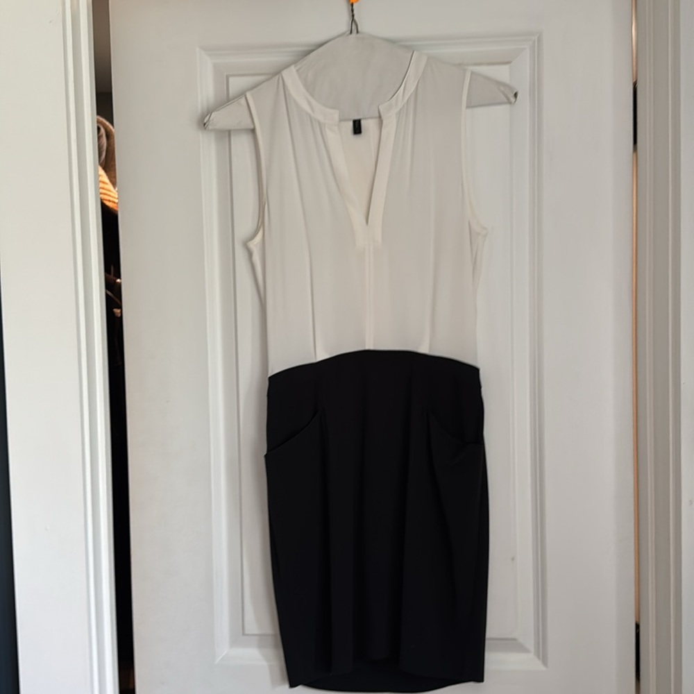 Chic Black and White Sleeveless Dress